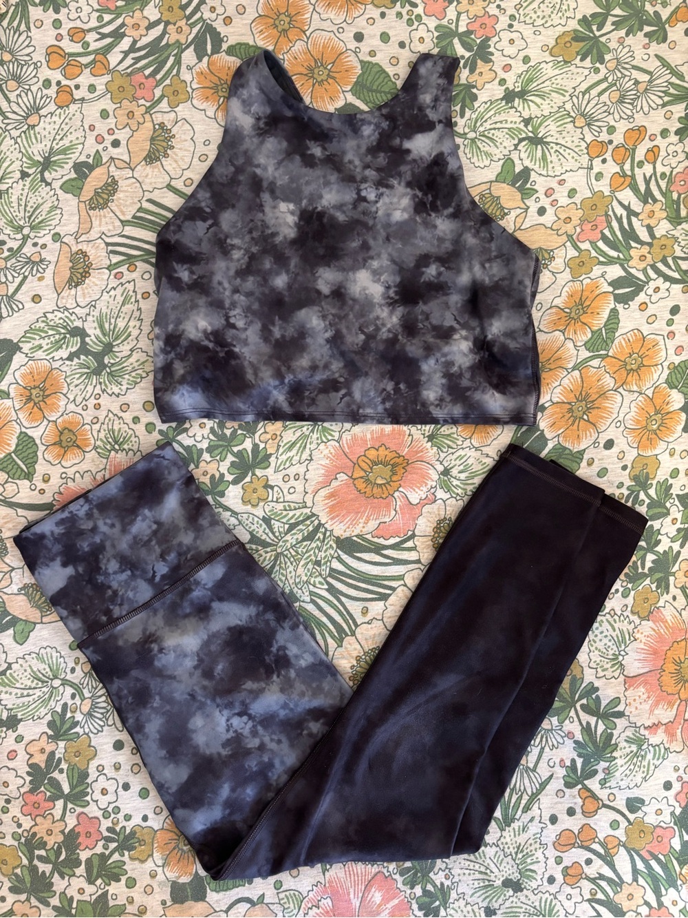 Athleta Matching Workout Set in Gray Ombré